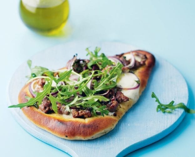 Naan pizzas