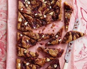 Curly Wurly raspberry tray bake video recipe