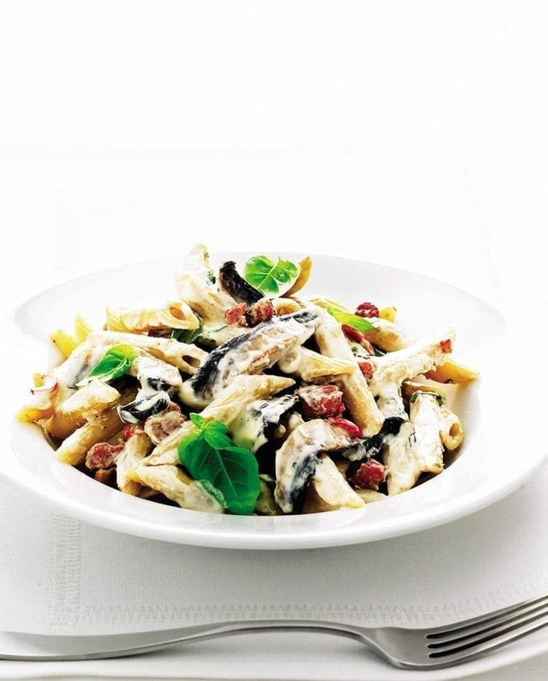 Cheat’s creamy mushroom pasta