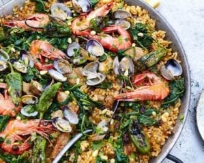 How to make paella on the barbecue