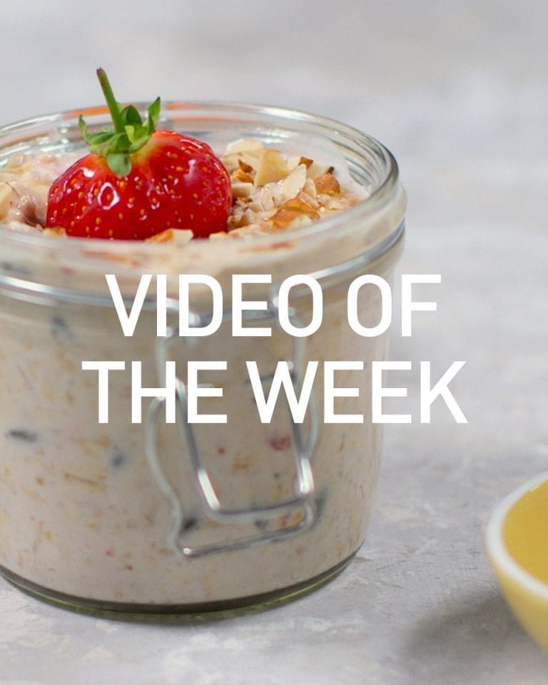 Strawberry Skyr and almond overnight oats