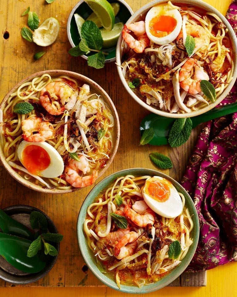 Chicken, prawn and coconut curry laksa video