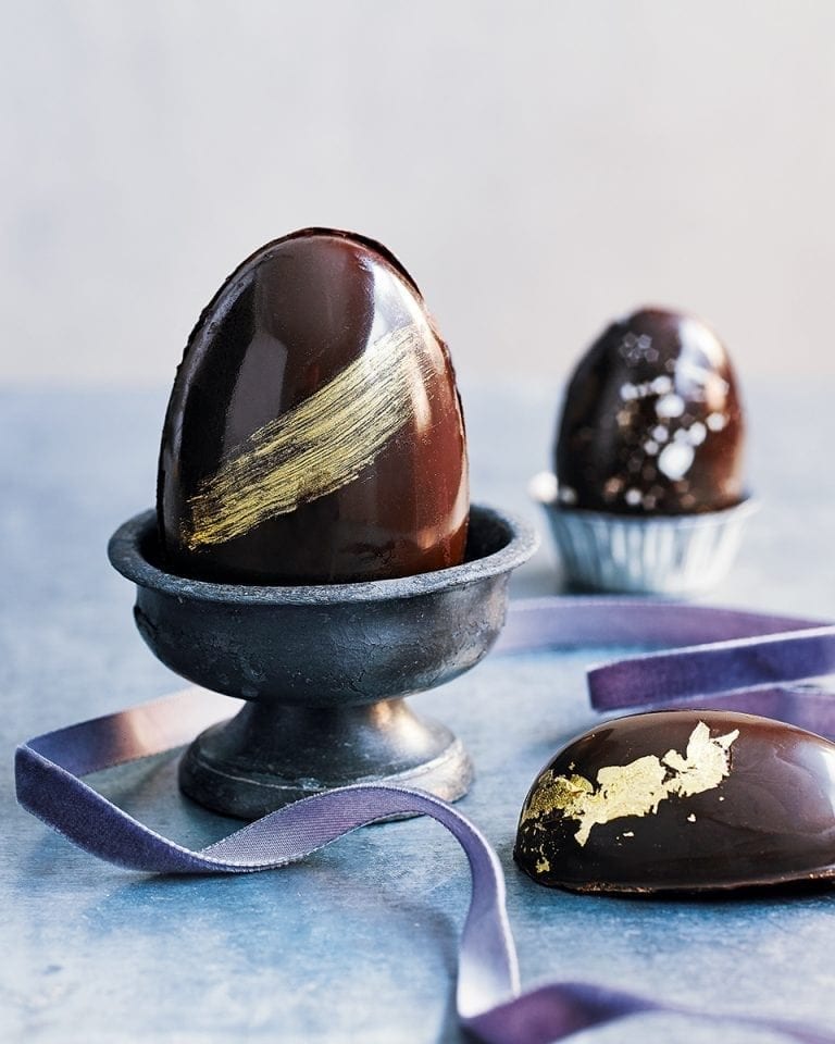 How to make (and decorate) chocolate Easter eggs