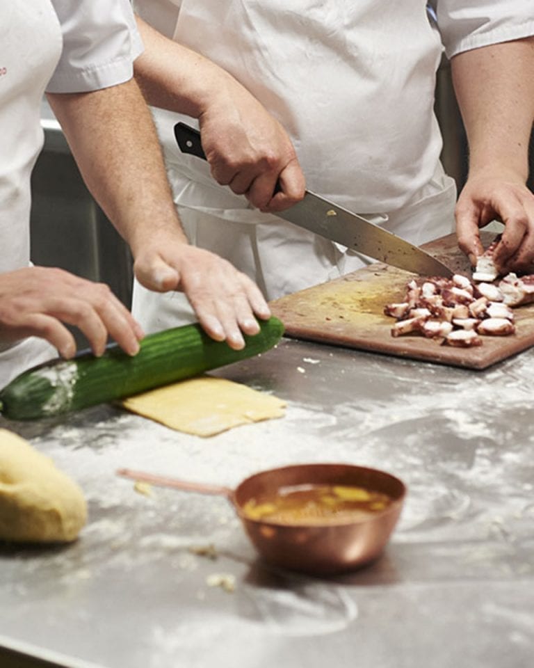 Best cookery classes for foodie men