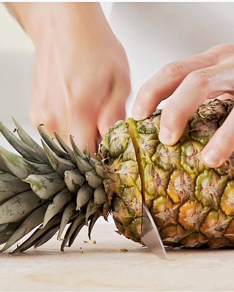 How to peel a fresh pineapple