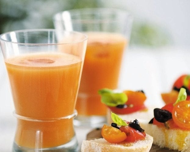 Boozy peach iced tea
