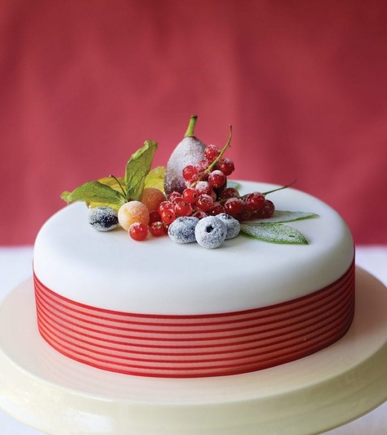 How to make a crystallised fruit and berries Christmas cake