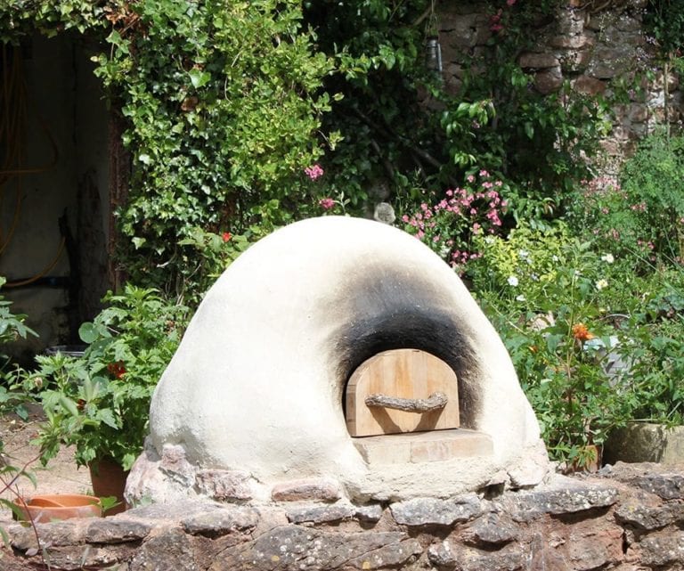How to build a cob pizza oven