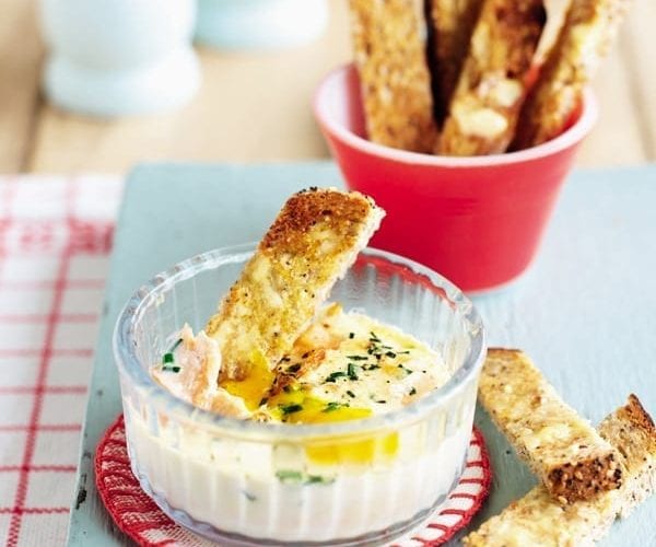 Smoked mackerel and spinach baked eggs