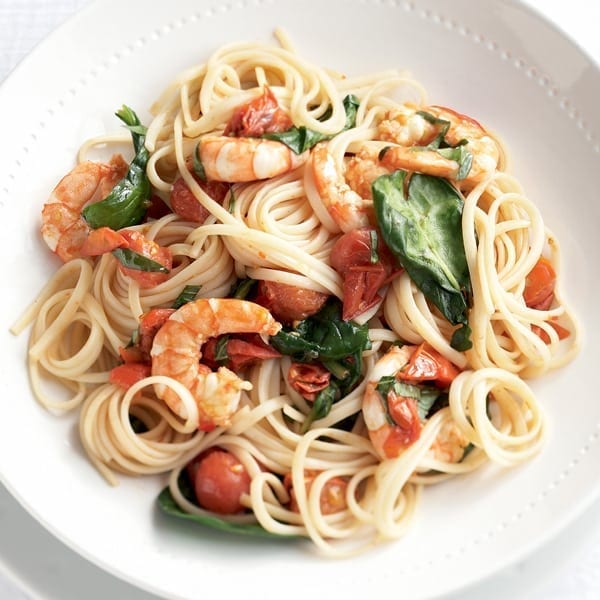 Chilli prawn and spinach linguine