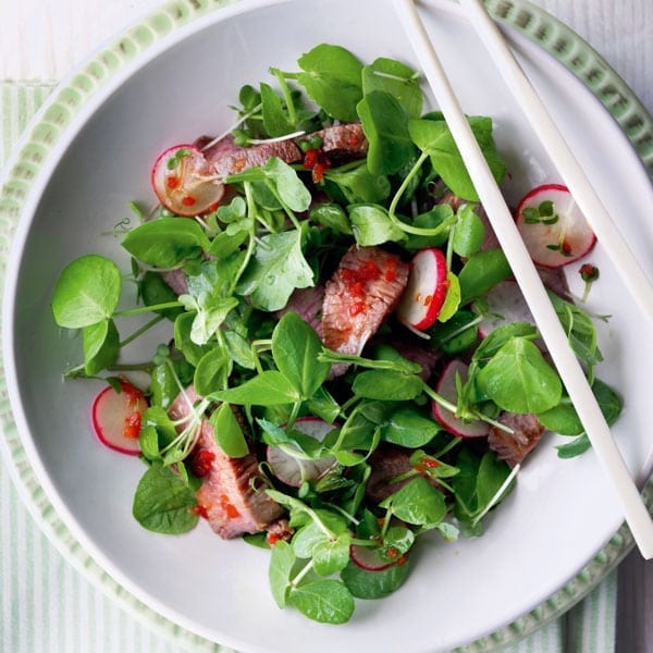 Spicy Oriental lamb salad