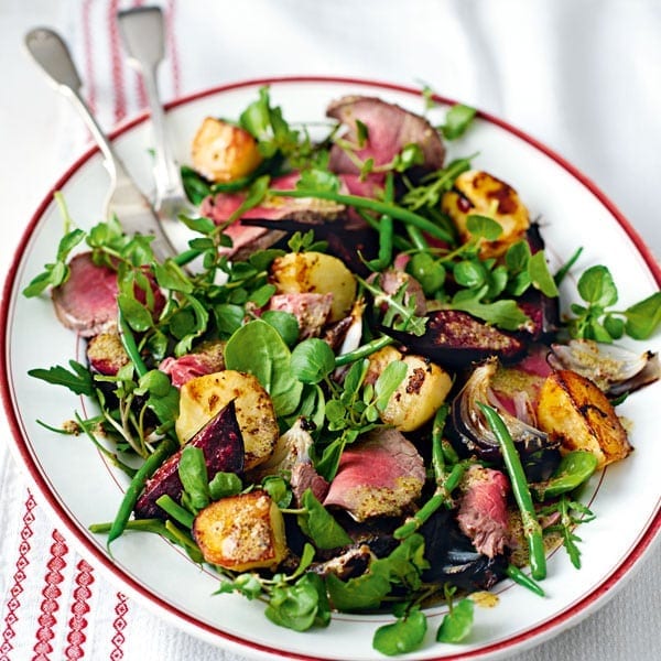 Roast beef salad platter