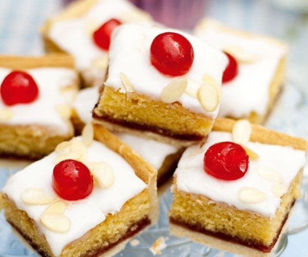 bakewell tart traybake