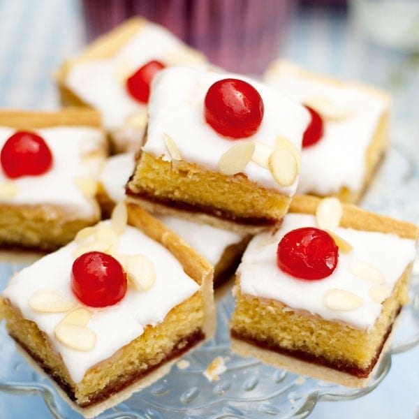 Iced bakewell tart traybake