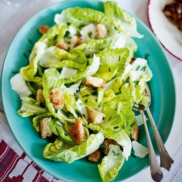 Green salad with a walnut and lemon dressing