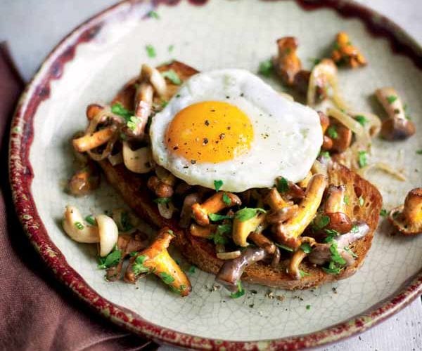 Wild mushroom and walnut pasta