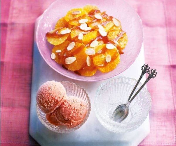 Vanilla cheesecake with blood oranges and caramel