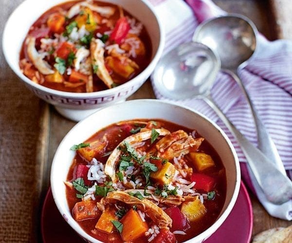 Mulligatawny soup with spicy chicken