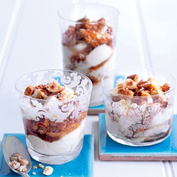 Rum and raisin yogurt pots