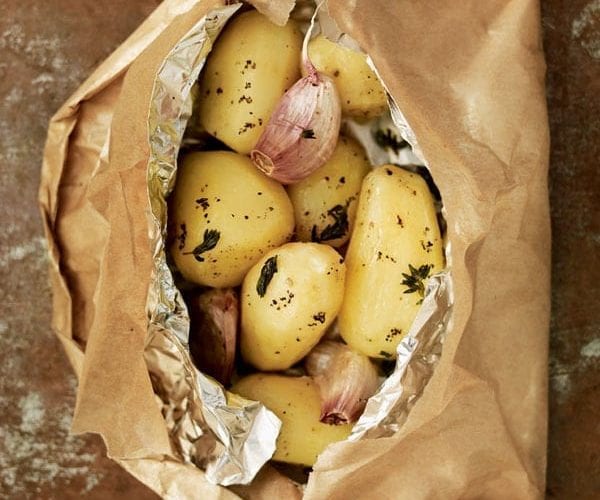 Crushed potatoes with dill