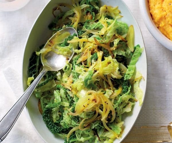 Christmas cabbage with hazelnuts, olives and raisins