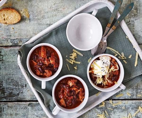 Chunky chilli chicken soup