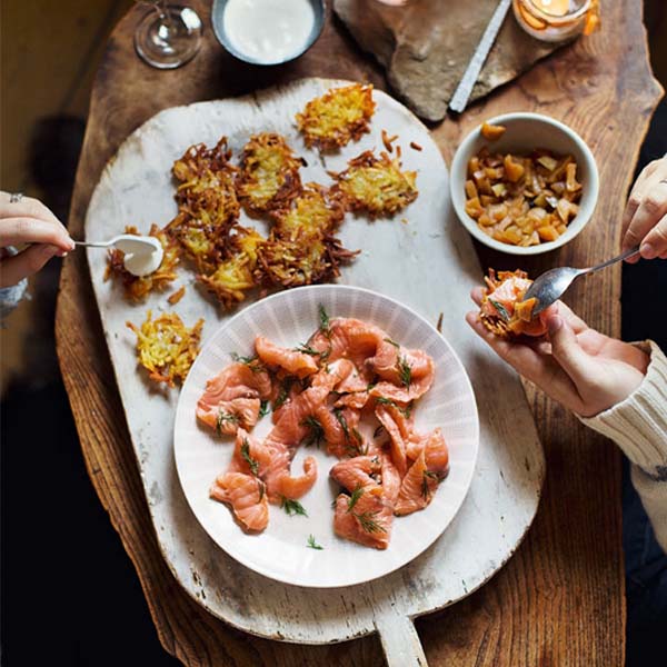 Quick-cured salmon with caramelised apples and röstis