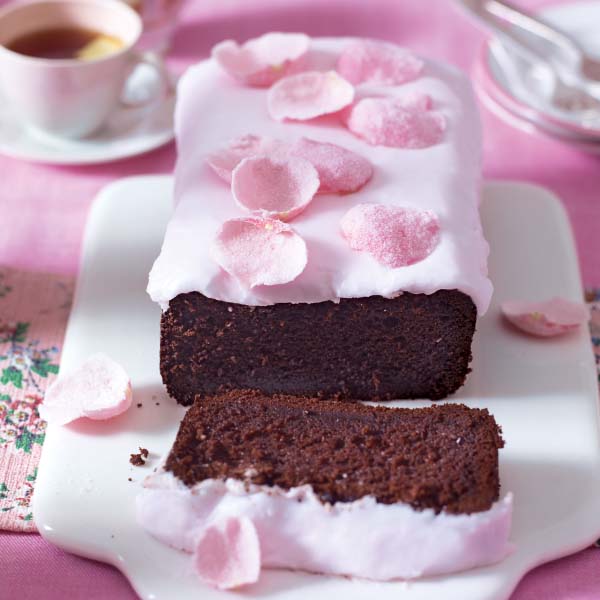 Lisa Faulkner’s sticky chocolate loaf cake