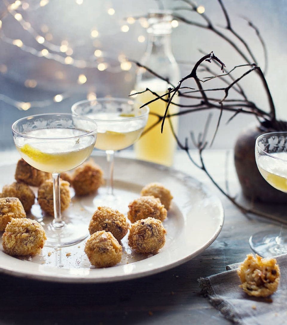 Ginger champagne cocktail recipe delicious. magazine