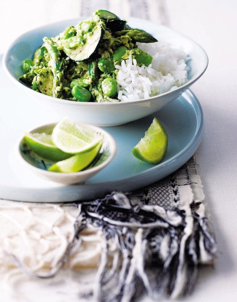 Green Thai curry with greens