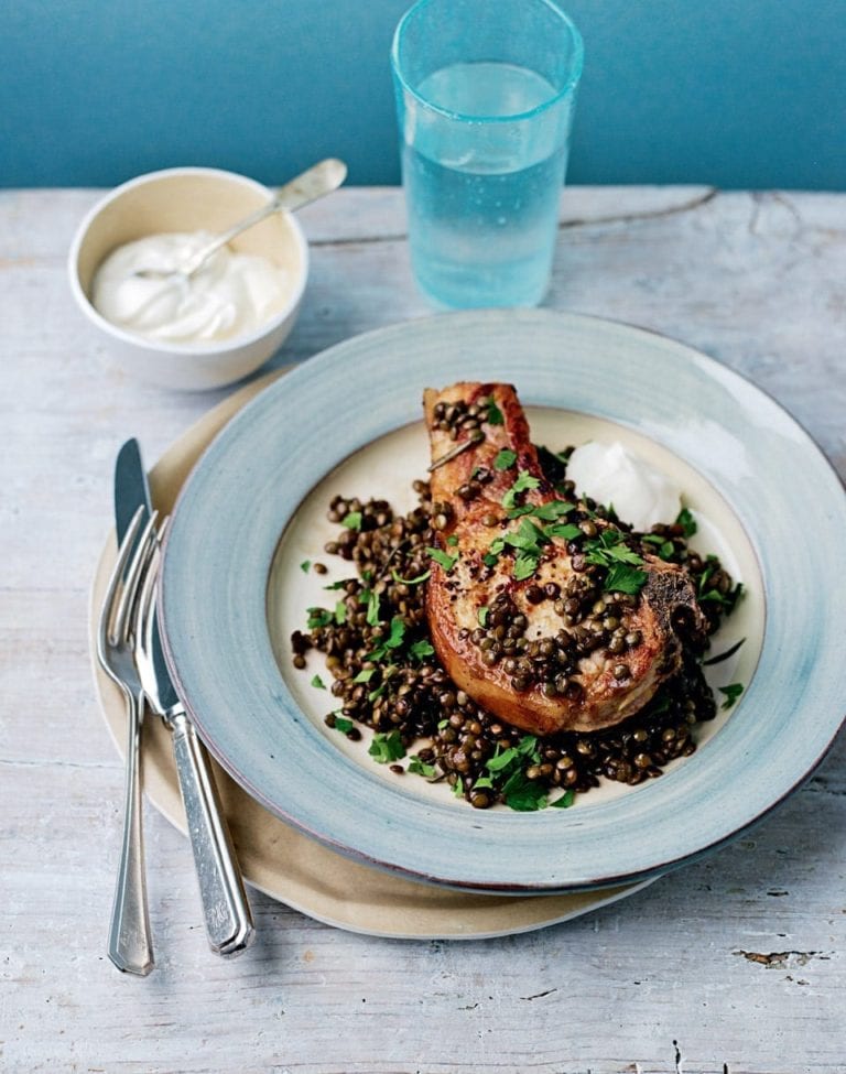 Braised pork chops with lentils