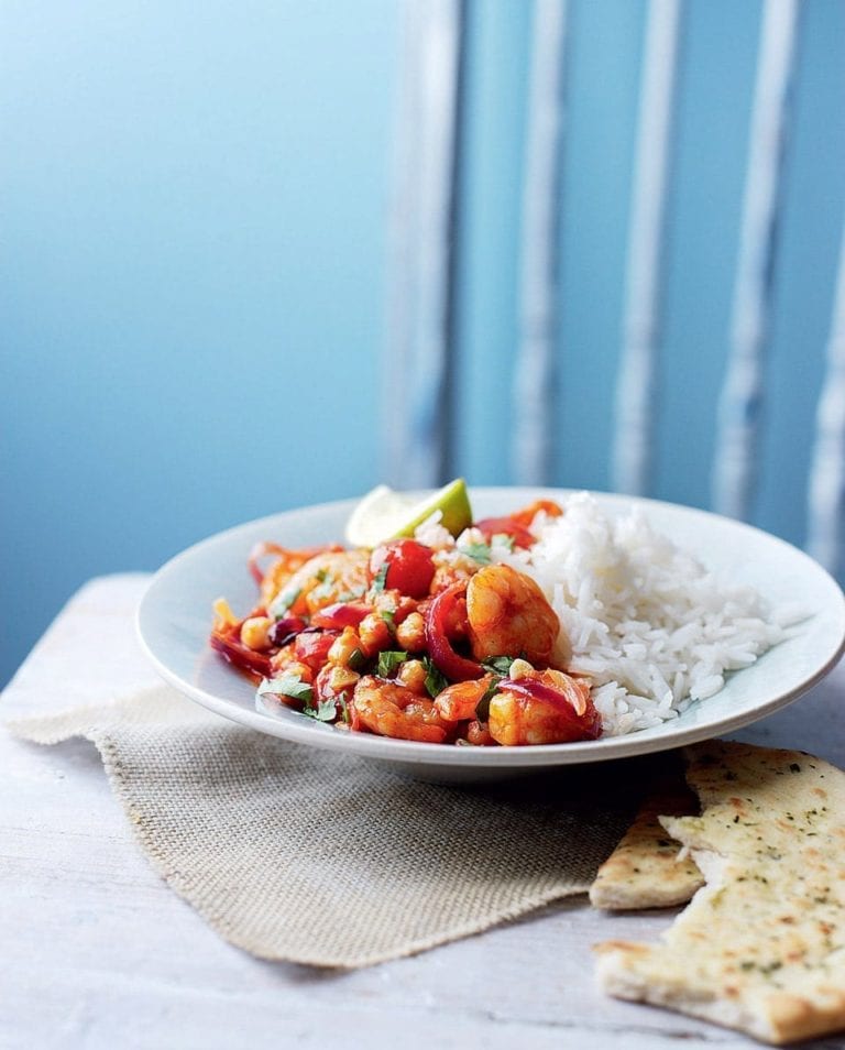 Spicy prawn and chickpea curry