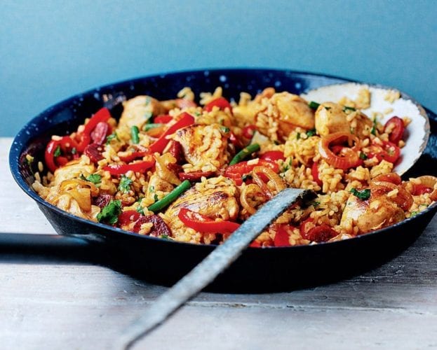 How to make paella on the barbecue