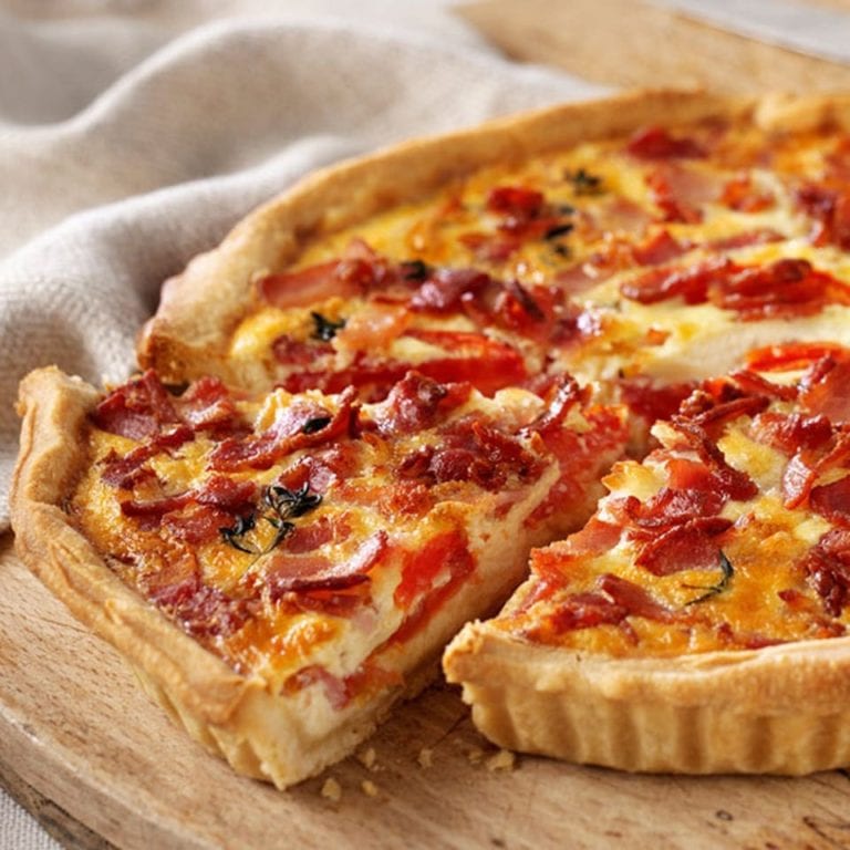 Bacon, cheese and tomato quiche