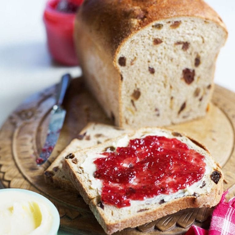 Cinnamon and raisin fruit loaf