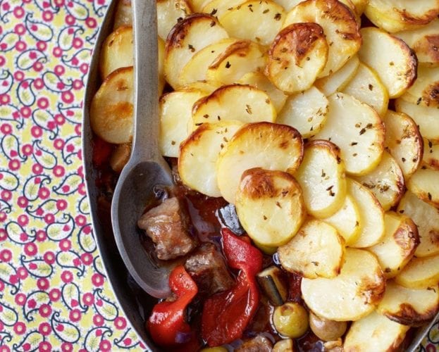 Lamb stew with crispy potatoes