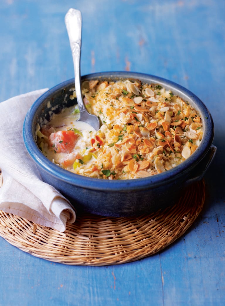 Fish pie with almonds