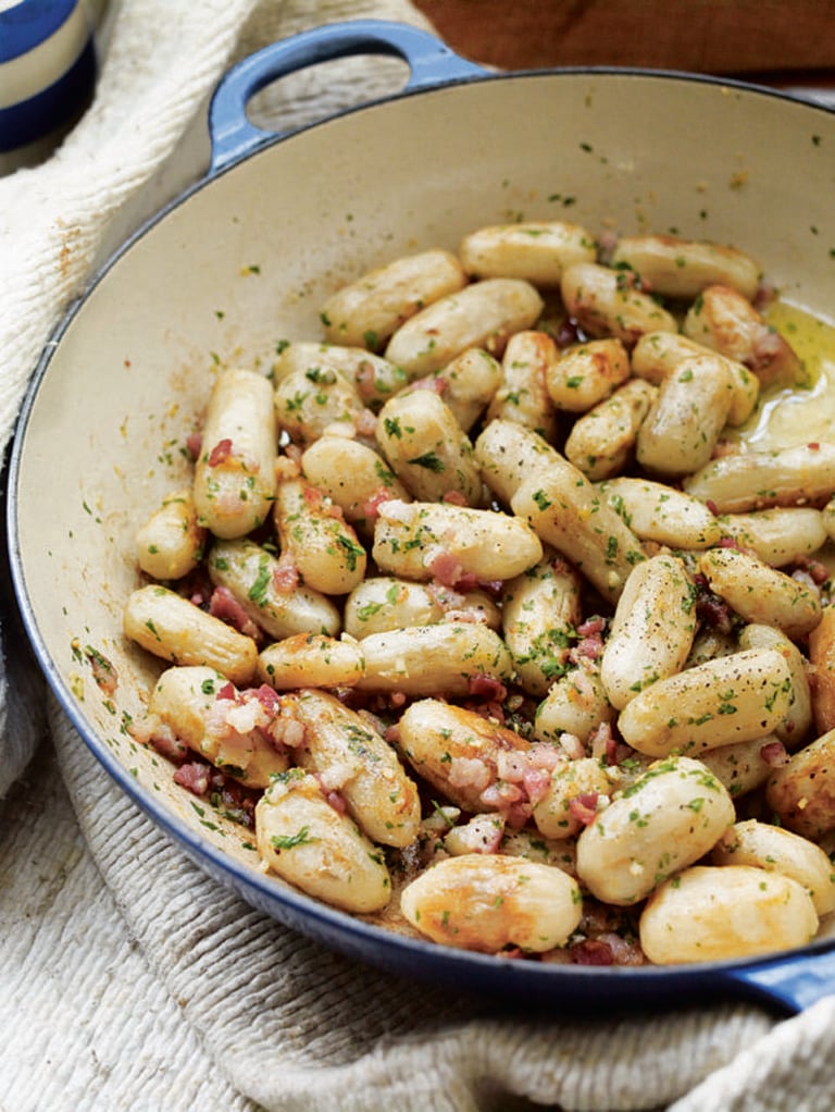 Jerusalem artichokes with bacon, garlic and lemon