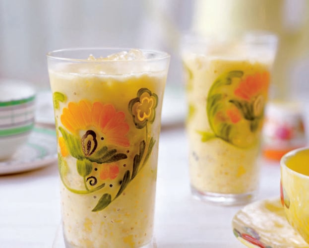 Papaya and banana smoothie