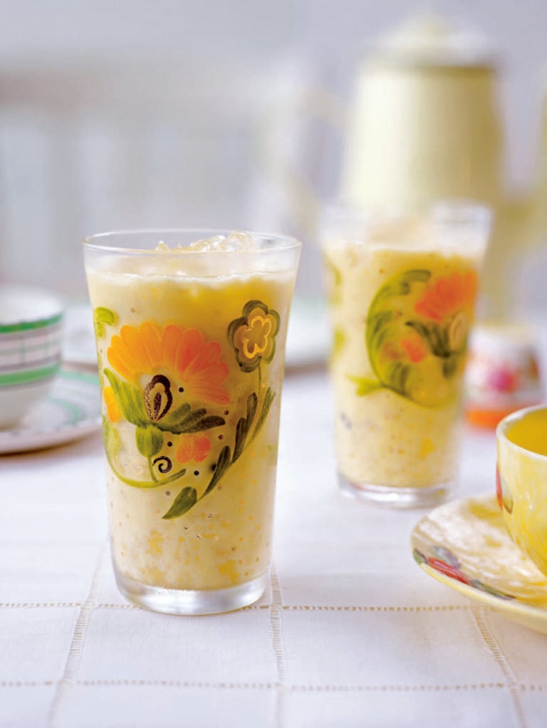 Mango and banana iced yogurt smoothies