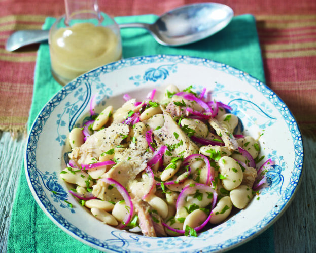 Warm tuna and white bean salad