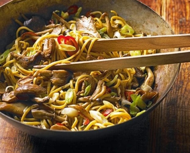 Quick noodles with mushrooms