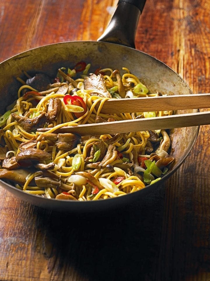 Quick noodles with mushrooms
