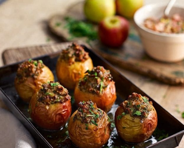 Apples stuffed with chestnut and sage