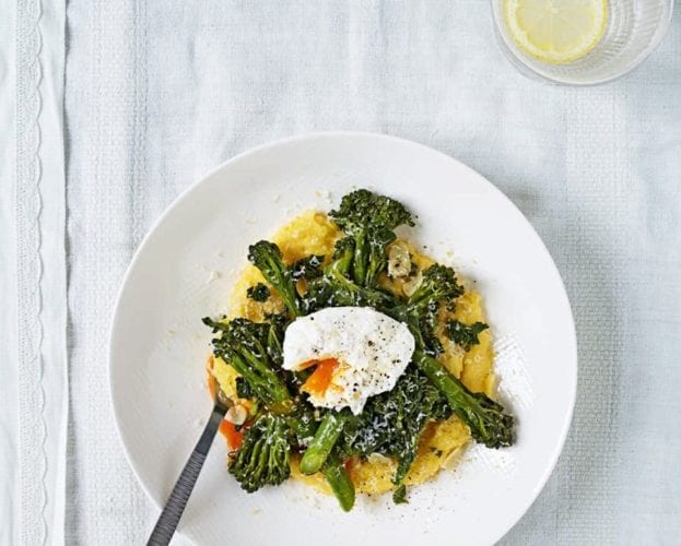 kale with poached eggs