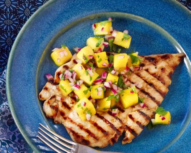 Griddled chicken with mango and red onion salsa