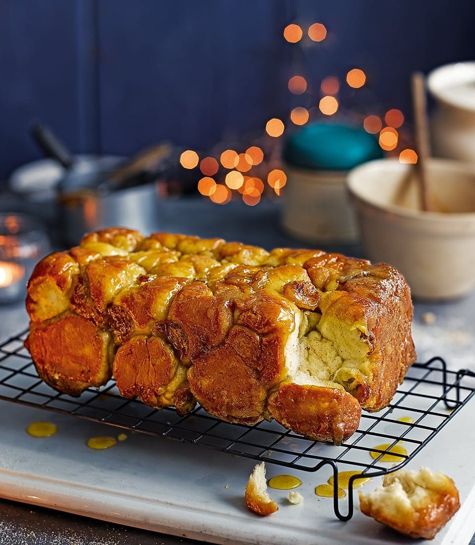 Banana monkey bread