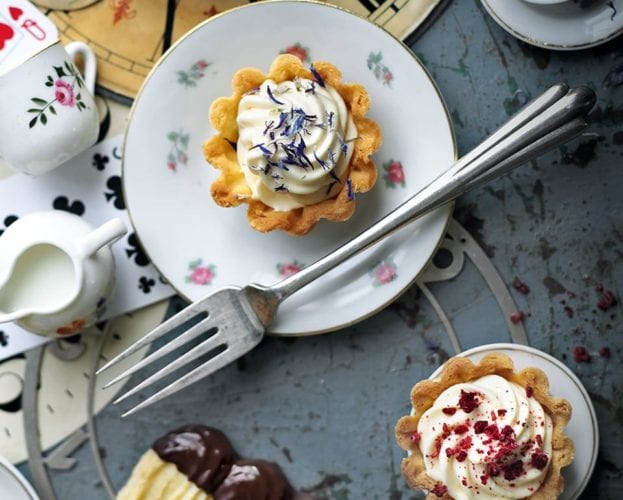 Individual no-bake cheesecakes