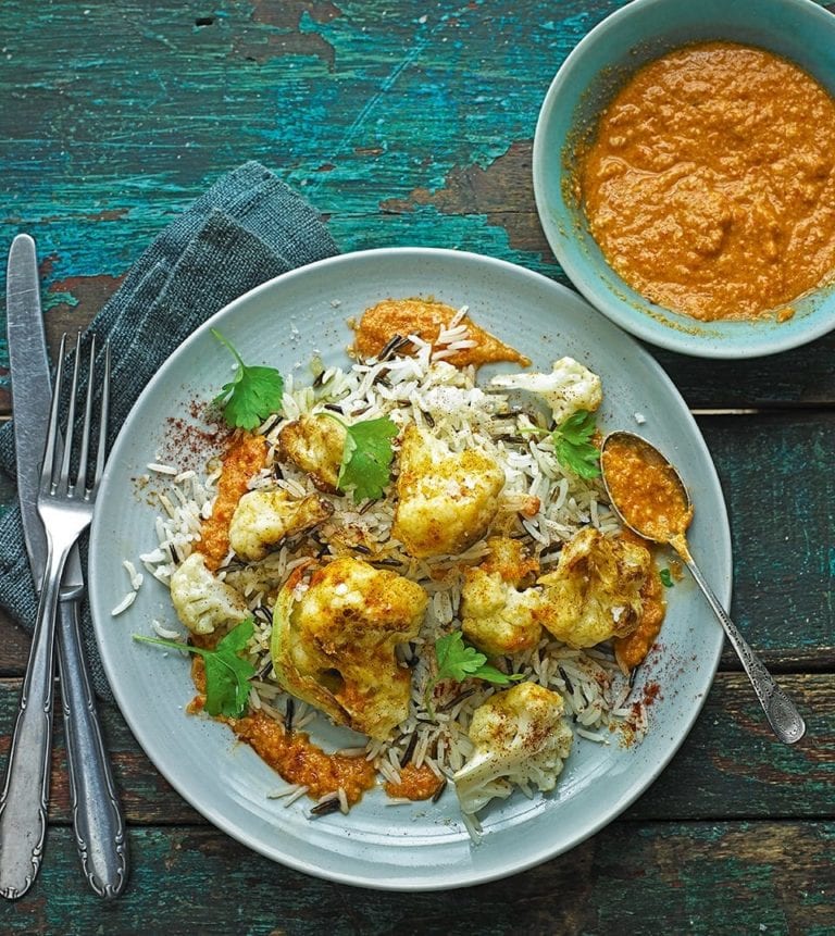 Crispy cauliflower florets with romesco sauce and rice