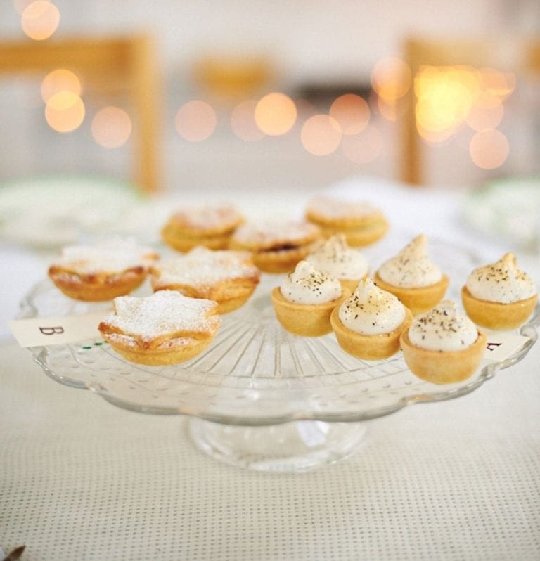 Almond mince pies